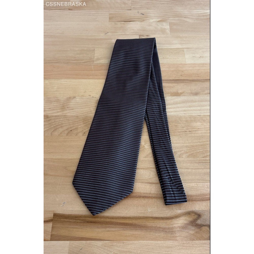 Hugo Boss Silk Neck Tie in Brown with Gray Mini Stripes Made in Italy - Size One